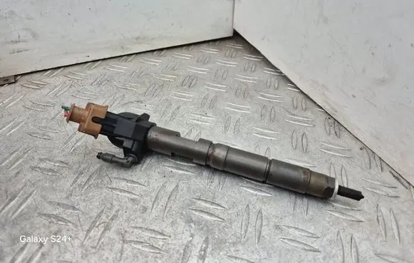 Fuel injector