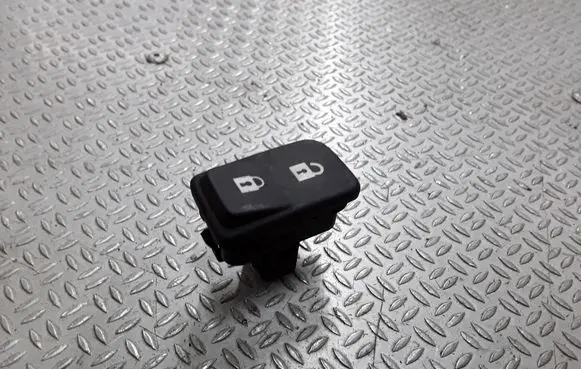 Volvo V50 Central locking switch button 0665832