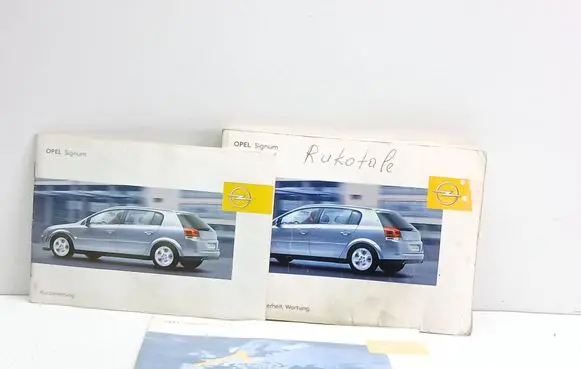 Opel Signum Owners service history hand book 