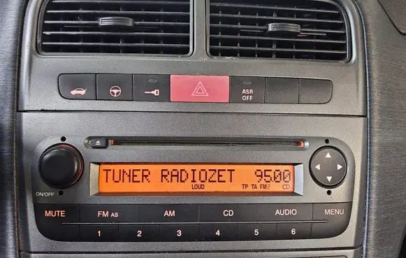Fiat Grande Punto Radio/CD/DVD/GPS head unit 559920330 IMPRK1451618