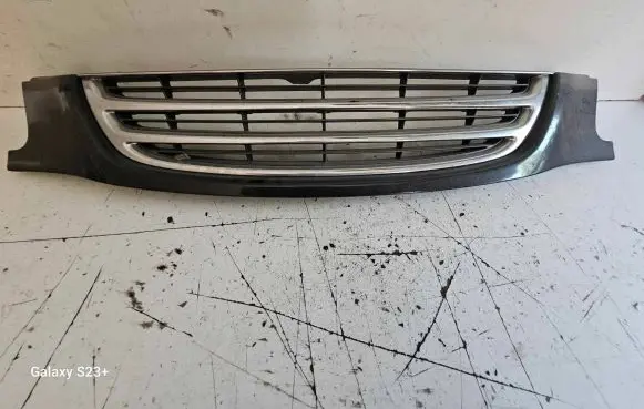 Toyota Avensis T220 Front bumper upper radiator grill 5311105030