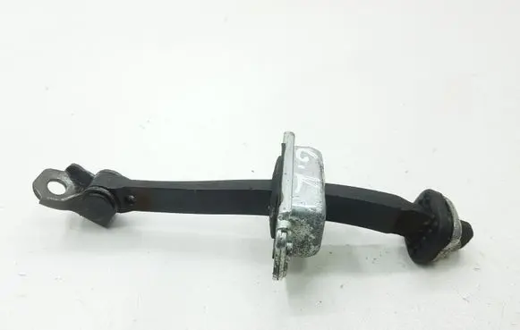 Chevrolet Captiva Rear door check strap stopper