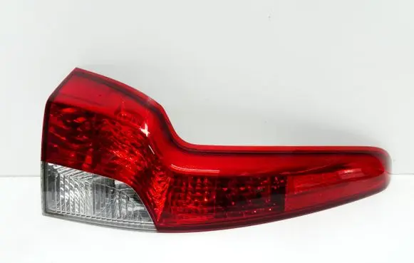 Volvo V50 Rear/tail lights 30744543 P1007V50SXGB