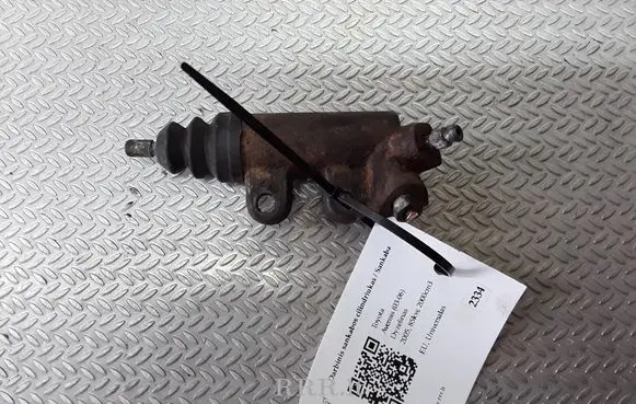 Toyota Avensis T250 Clutch slave cylinder 