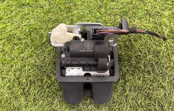 Volkswagen PASSAT B8 Tailgate/trunk/boot lock/catch/latch 5TA827505D