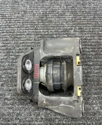 Volvo XC90 Engine mount bracket 31480353