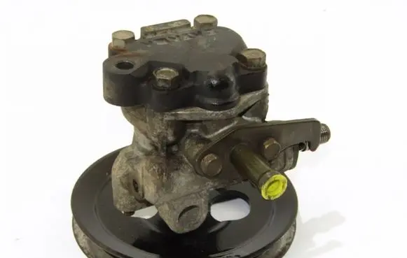 Mitsubishi Pajero Power steering pump