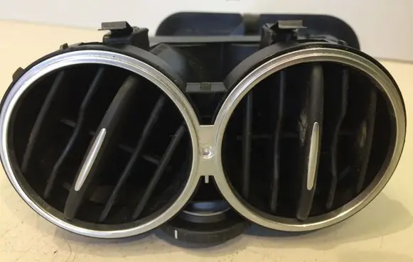 Volkswagen Golf Plus Dashboard side air vent grill/cover trim 5M0819759 5M0819709 5M0819703D