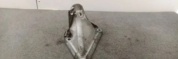 BMW 5 E60 E61 Engine mounting bracket 6769153