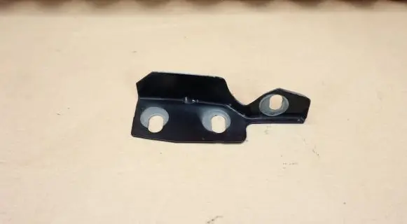 Mercedes-Benz CLK A209 C209 Fender mounting bracket