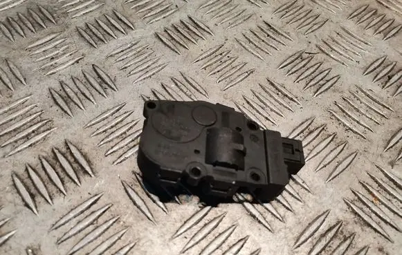 Mercedes-Benz C W204 Intake manifold valve actuator/motor A2218200042 2218200042