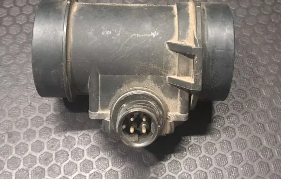 BMW 5 E39 Mass air flow meter 1730033
