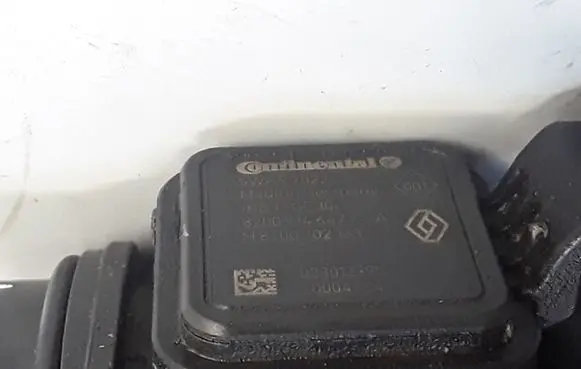 Renault Master III Mass air flow meter 8200702183