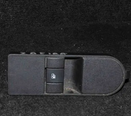 Opel Zafira B Electric window control switch 13228709