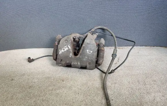 Mercedes-Benz GLK (X204) Front brake caliper