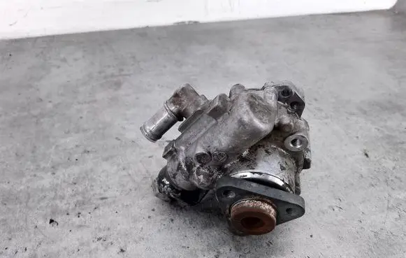 Audi A4 S4 B7 8E 8H Power steering pump 8E0145155T