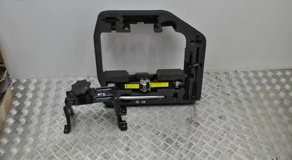 Audi A4 S4 B8 8K Lift Jack 8K0011031K 8K0802715A