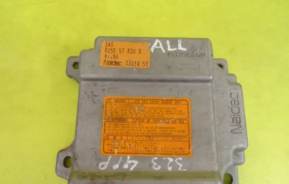 Mazda 323 Airbag control unit/module B25E57K30B 3321451