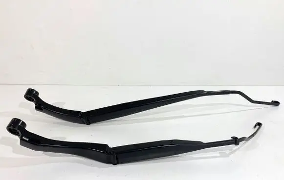 Lexus LBX Front wiper blade arm 