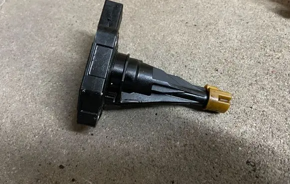 Alfa Romeo Giulia Oil level sensor 68283388AA 55268369