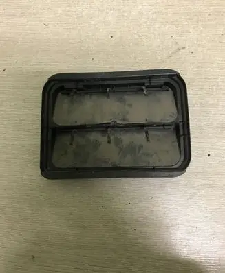 Renault Clio IV Quarter panel pressure vent 7700838358