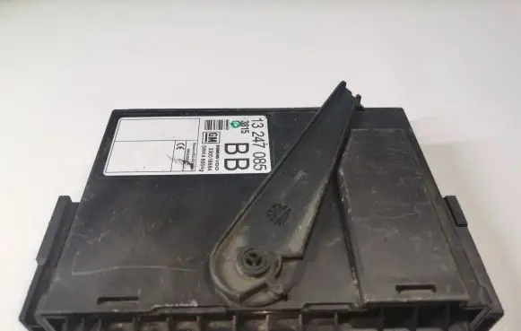 Opel Combo C Comfort/convenience module 13247085 330518684 5WK48664g