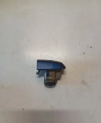 Volvo V50 Front door lock (next to the handle) 8679169