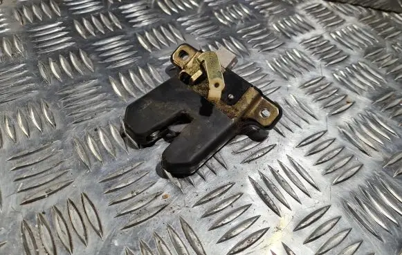 Audi A4 S4 B5 8D Tailgate/trunk/boot lock/catch/latch