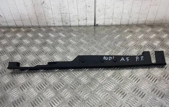 Audi A5 Front arch trim 8W6820582G