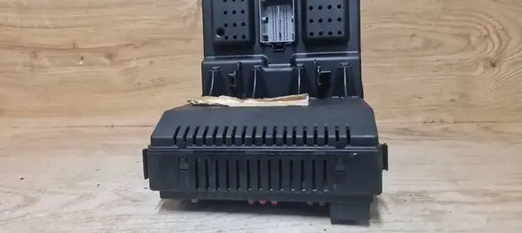 Volvo V70 Fuse module 30765149 28024622