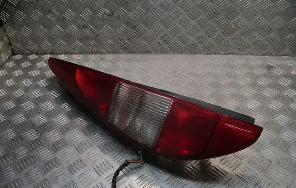 Ford Mondeo Mk III Rear/tail lights 1S71-13405-C
