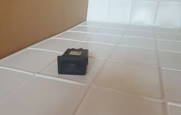 Windscreen/window heater switch