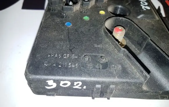 Mercedes-Benz E W211 Fuse module A2115451341 2115451341