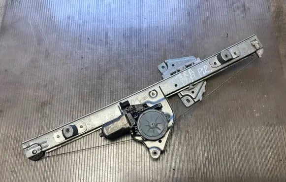 Suzuki Grand Vitara II Front door window regulator with motor 8343065J00 2621003520