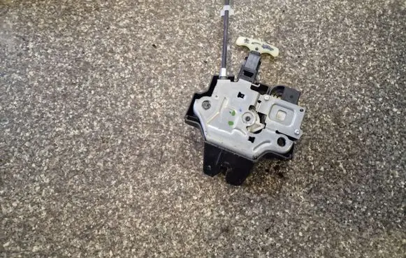 Subaru Legacy Tailgate/trunk/boot lock/catch/latch