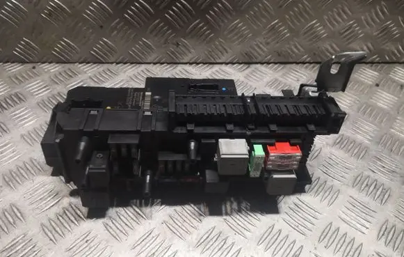 Mercedes-Benz E W212 Fuse box set 2129009822 A2129009822