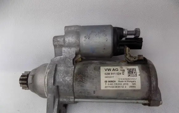 Volkswagen Golf VII Starter motor 02M911024Q