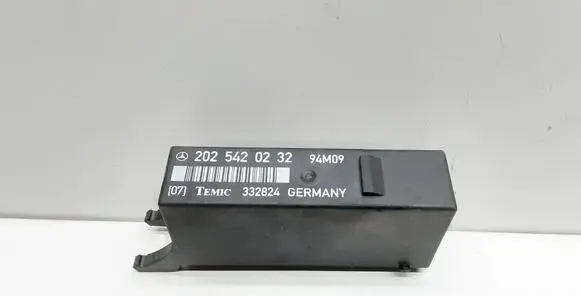 Mercedes-Benz C W202 Light module LCM 2025420232