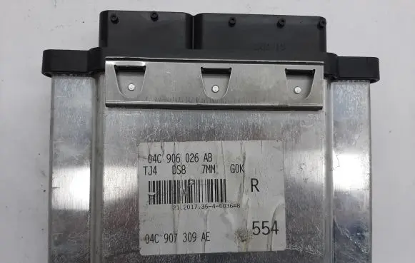 Volkswagen Golf VII Engine control unit/module 04C906026AB 04C907309AE