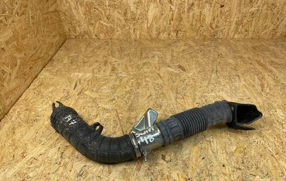Suzuki Swift III Air intake hose/pipe 1376552R4