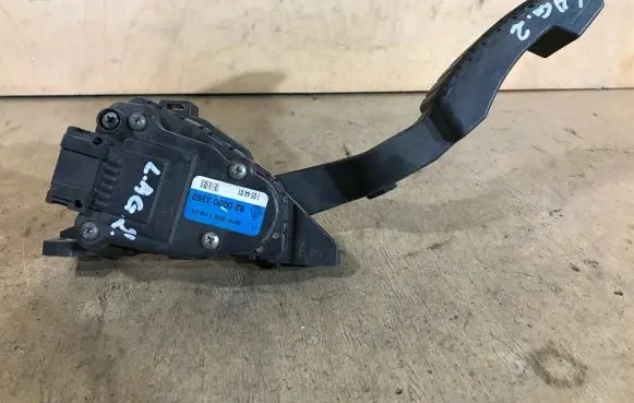 Renault Laguna II Accelerator throttle pedal 6PV00811901 8200003392