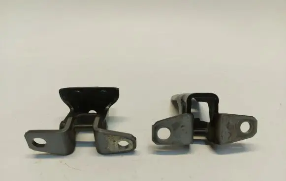 Mitsubishi Outlander Rear door lower hinge