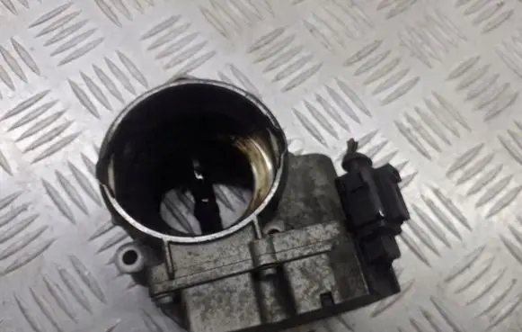 Volkswagen Golf V Throttle valve position sensor 03G126063J