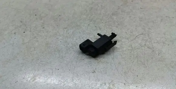 BMW 3 E90 E91 Vacuum valve 7810831