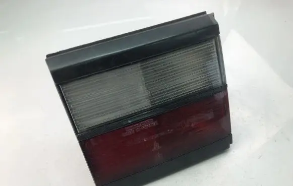 Volkswagen PASSAT B3 Rear/tail lights 333945259