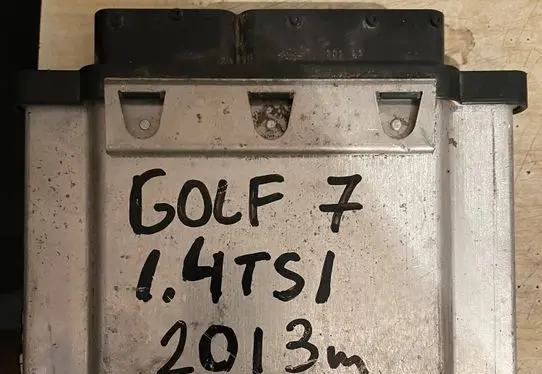 Volkswagen Golf VII Engine control unit/module 0261S07730 04E907309G