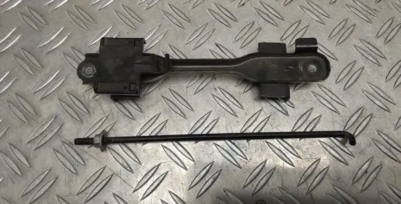 Toyota Yaris Battery bracket 