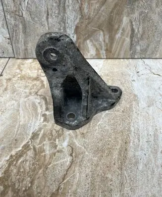 Jaguar XJ X351 Engine mounting bracket 5R836037BC