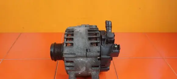 Ford Focus Generator/alternator AV6N10300GC XWDD