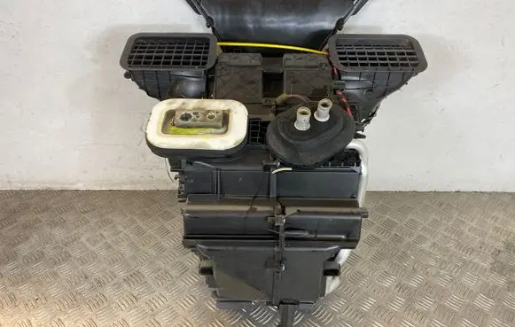 Opel Vivaro Interior heater climate box assembly 272700324R T1032595D 93868022